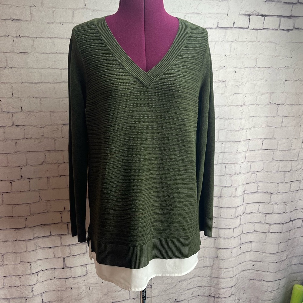 Hilary Radley size medium dark olive v neck sweater